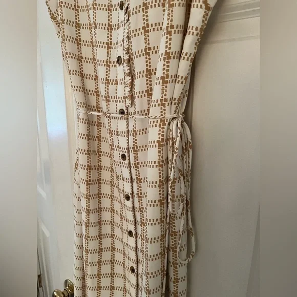 Ann Taylor Belted Dress - Picture 4 of 9